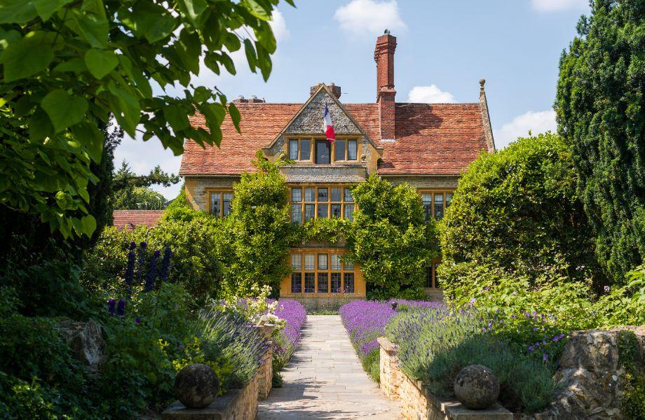 LeManoirAuxQuatSaisons-Oxford-England-01